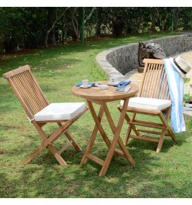 Ensemble salon de jardin en teck Ecograde Lisbonne, table pliante Bistrot ronde 60 cm + 2 chaises pliantes Java avec coussins écrus