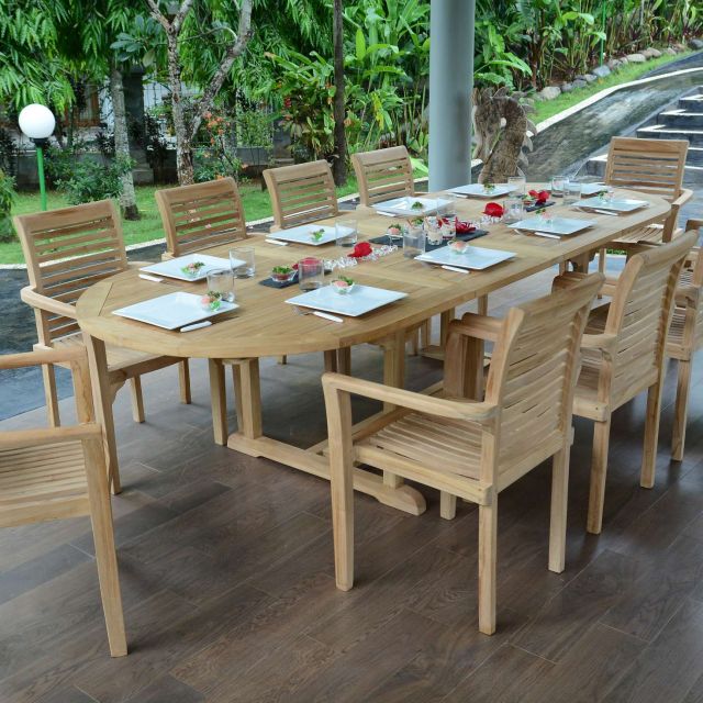 Ensemble salon de jardin en Teck massif qualité Ecograde Venise - Table ovale Florence extensible + 10 fauteuils Samoa empilables  